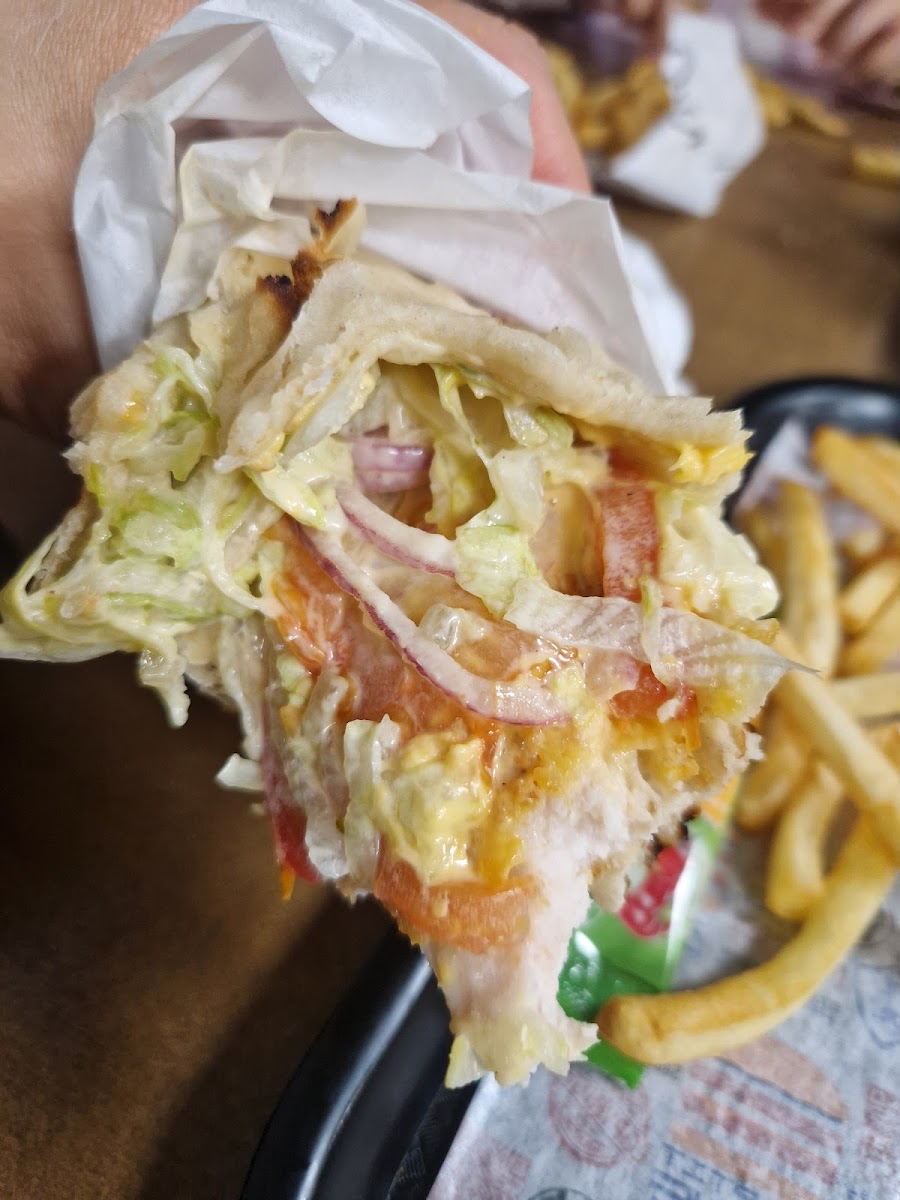 Baba Fritas Restaurant & Aires De Jeux-8
