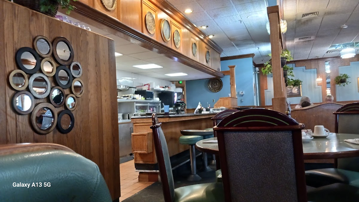 Baby Bull's Family Restaurant-4