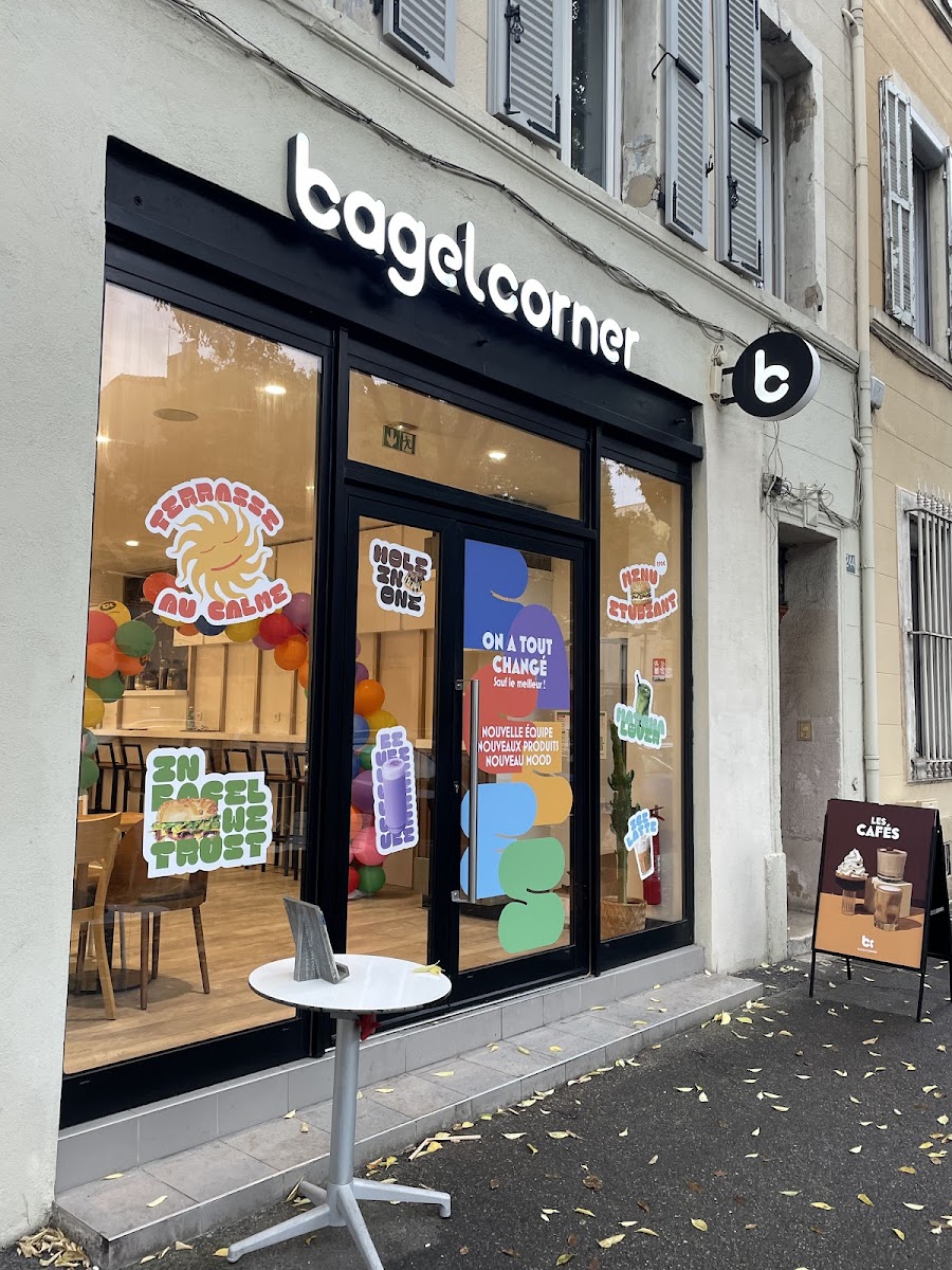 Bagel Corner - Bagels - Donuts - Café