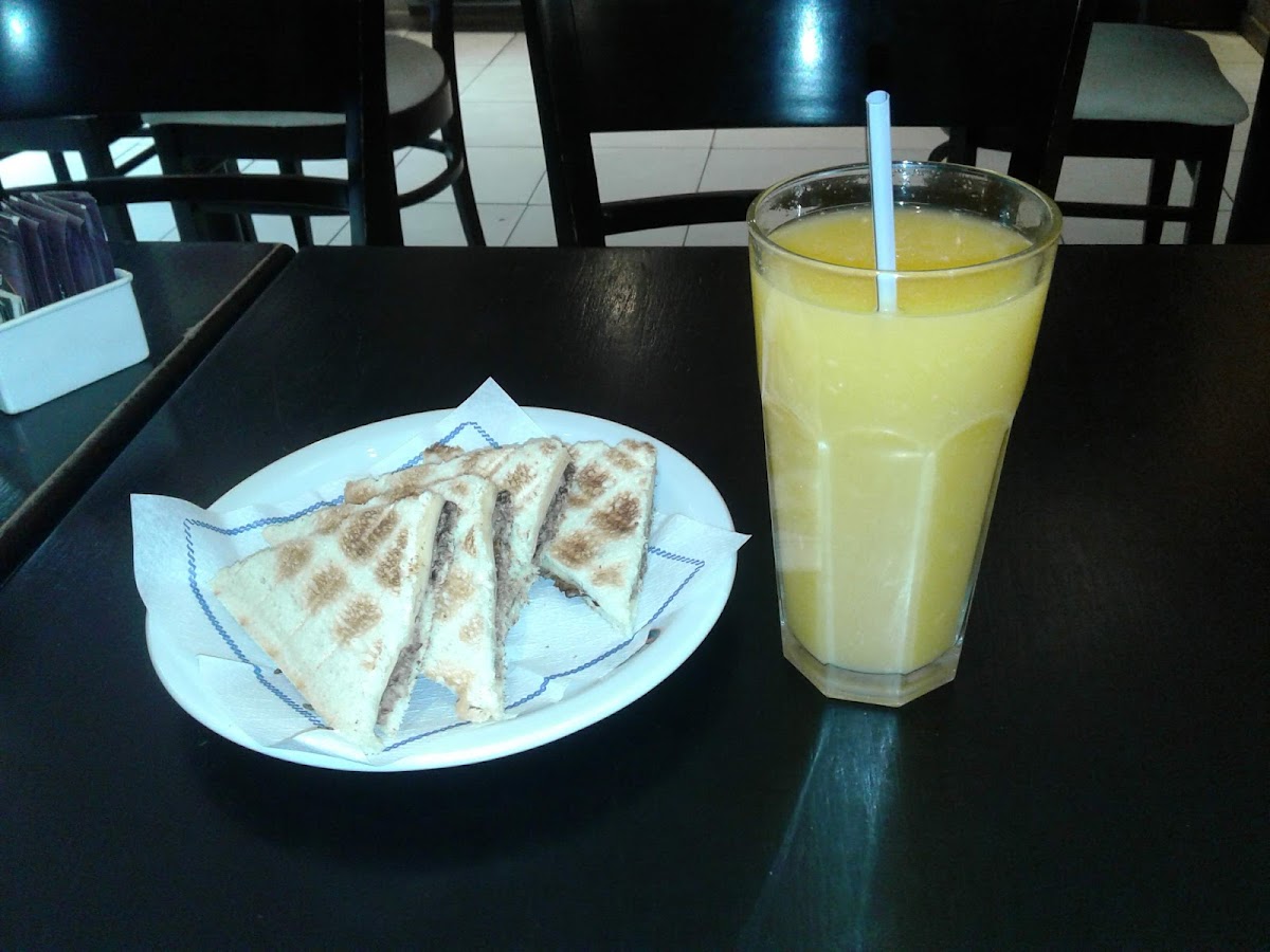 Balcarce Cafe-7