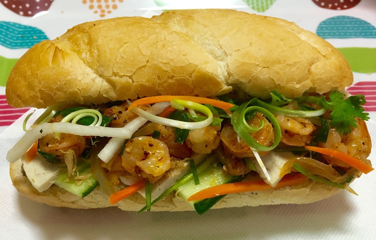 Banh Mi Ngon Ngon-3