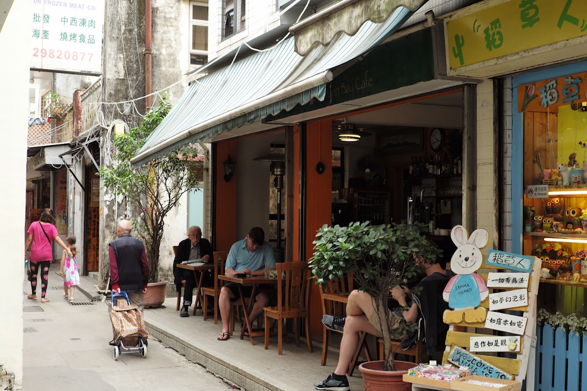 Banyan Bay Cafe