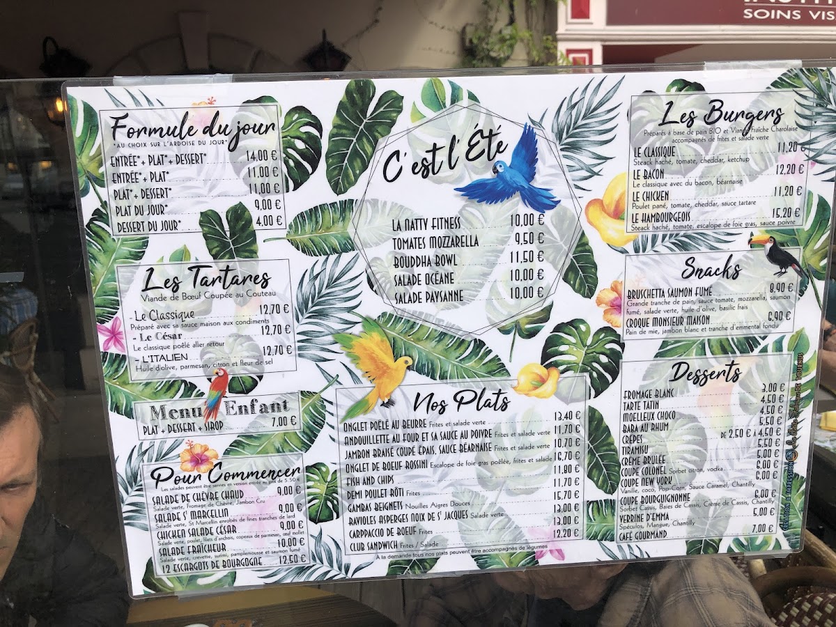 Menu Bar De L'hôtel De Ville-6