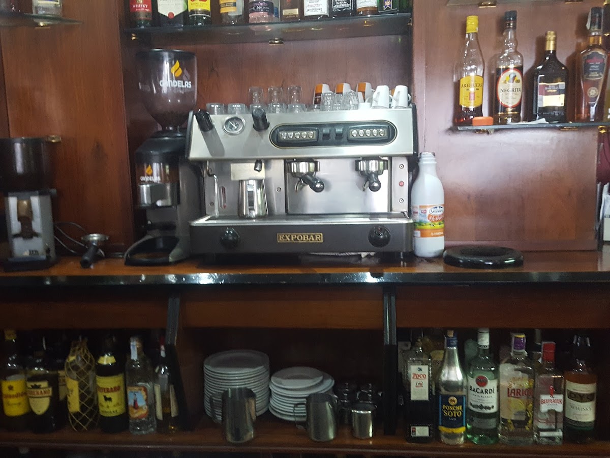 Bar Moli-10