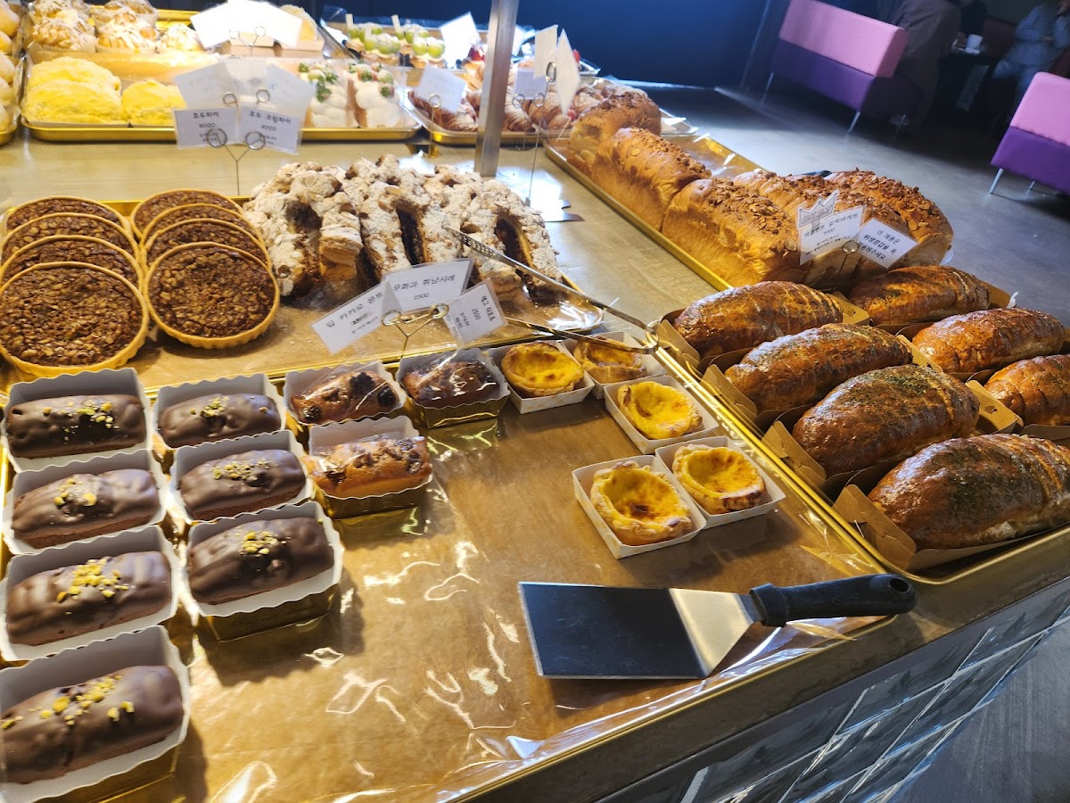 Barbizon Bakery Cafe-3