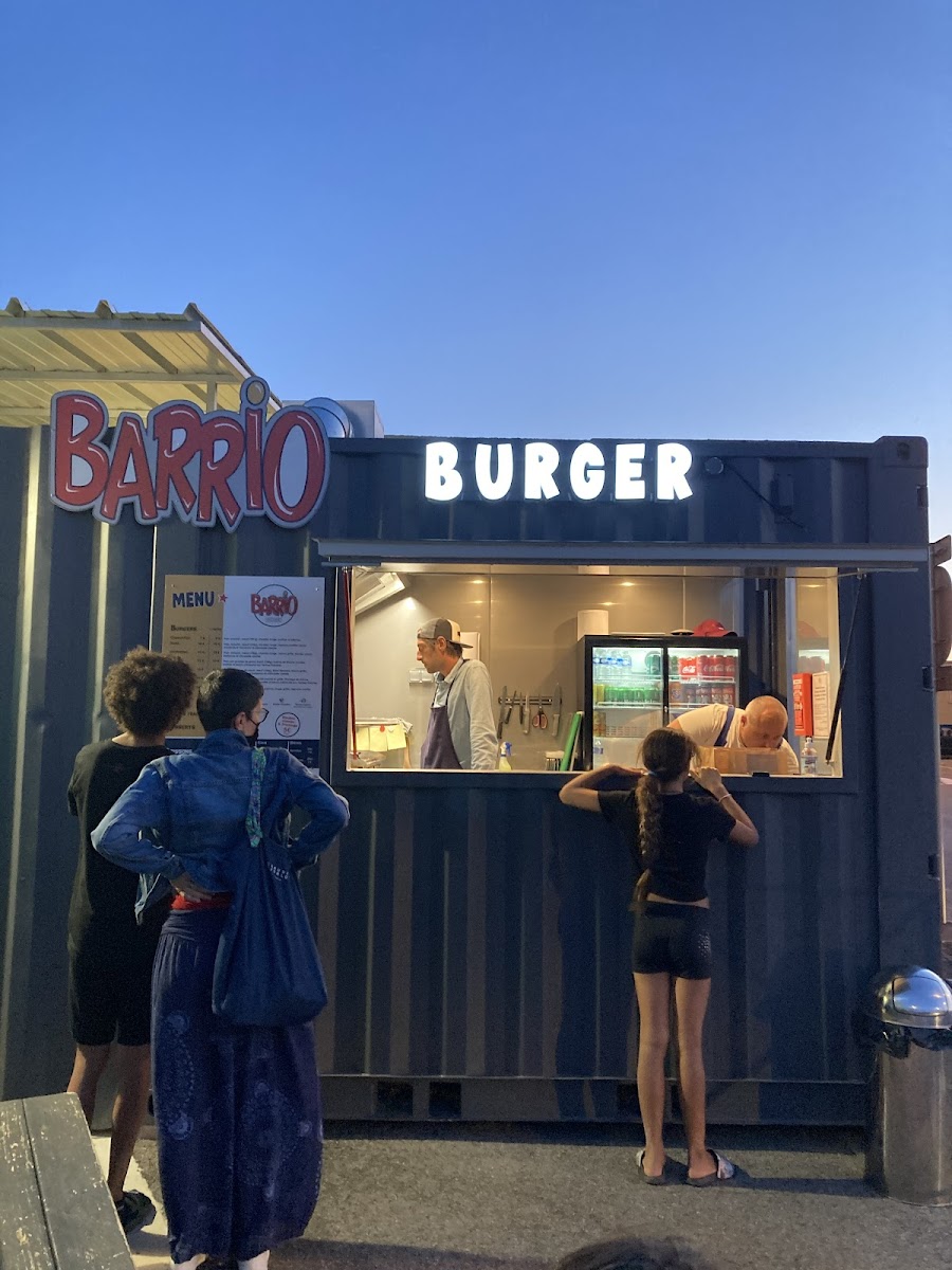 Barrio Burger & Pizza