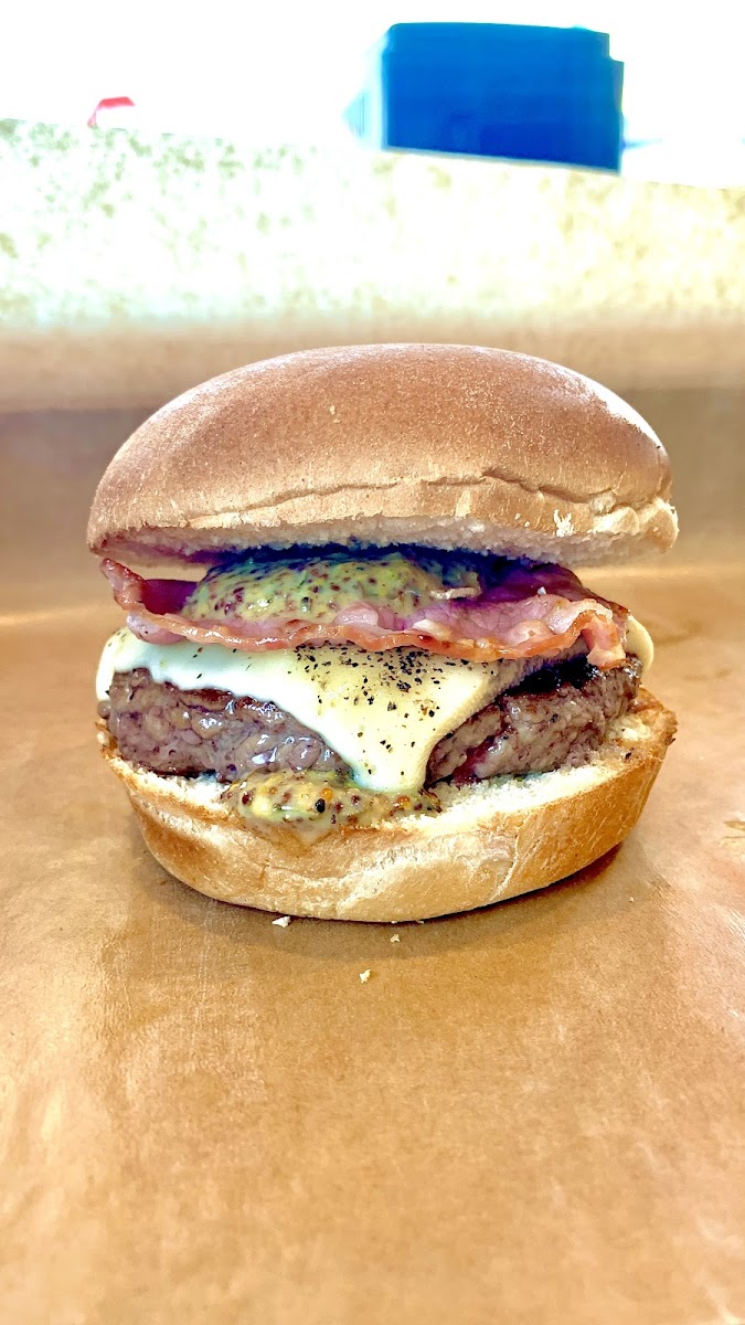 Barrio Burger & Pizza-2