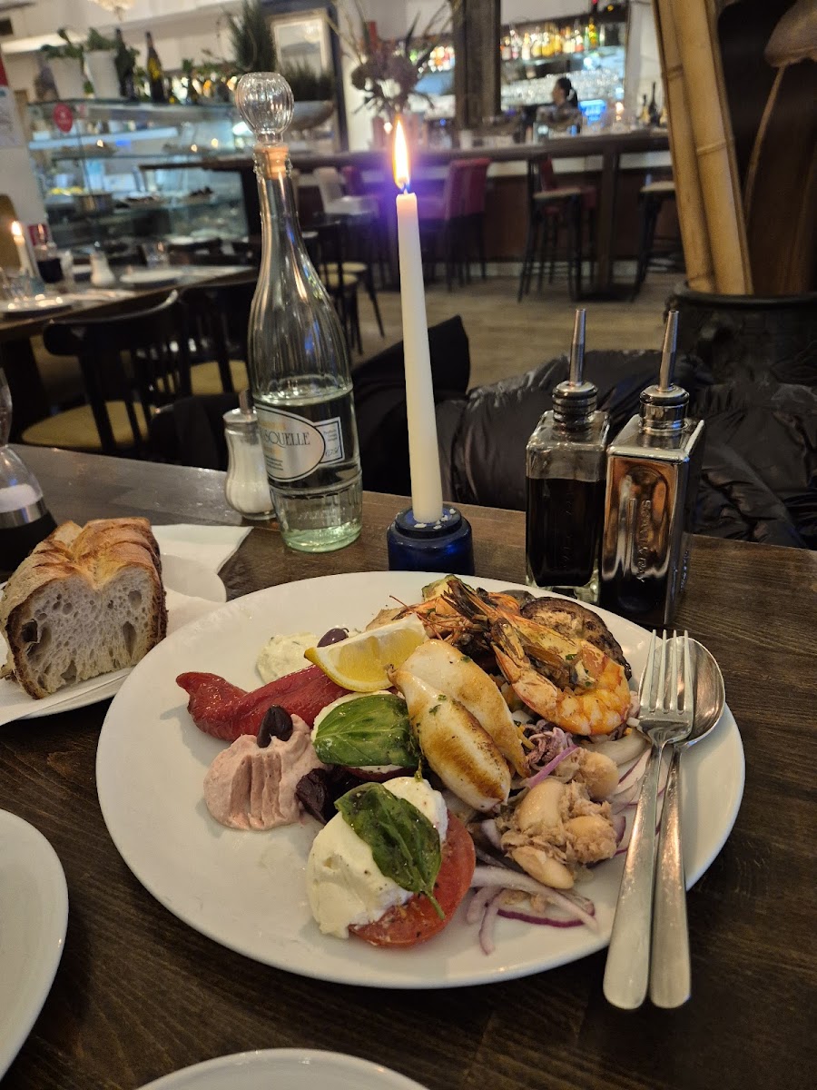 Basil's Restaurant & Bar-5