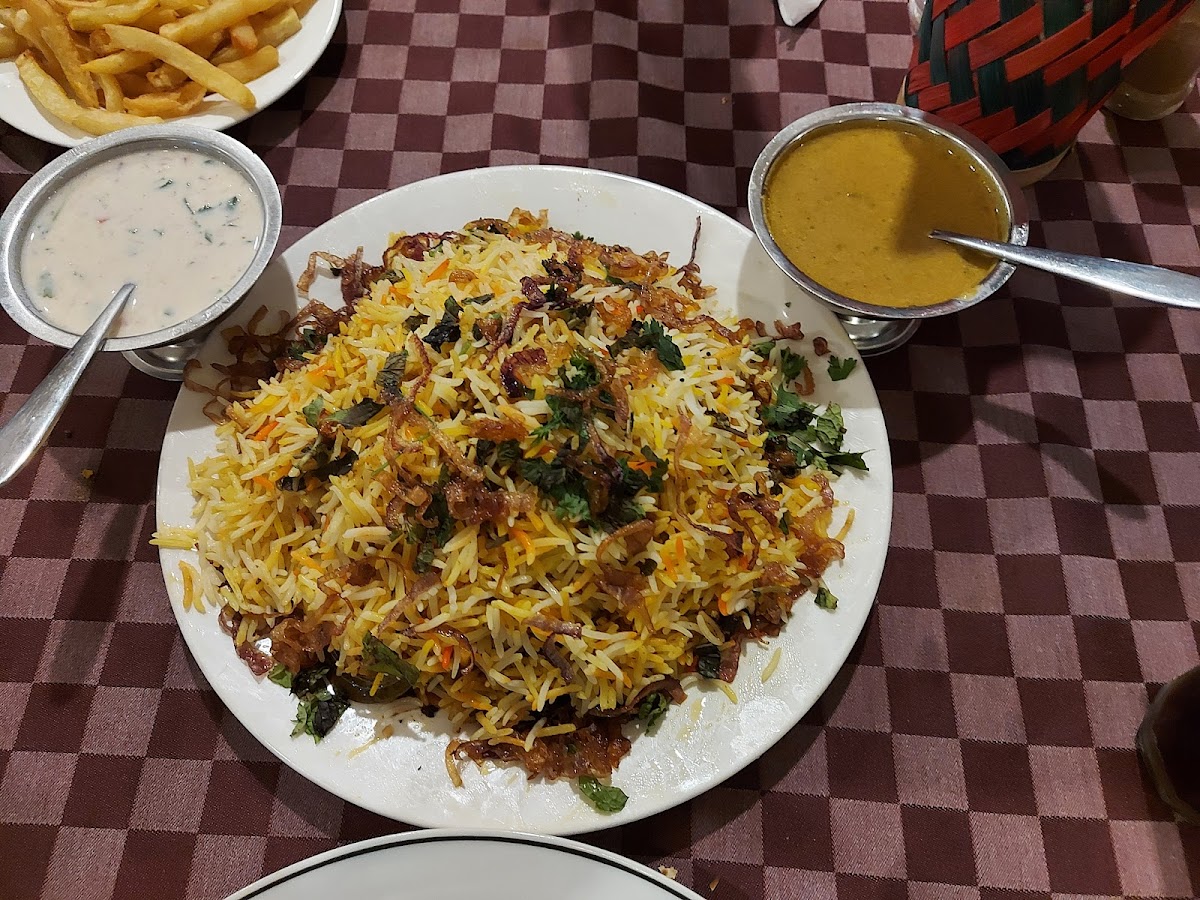 Bawarchi Restaurant - Best Barbeque Restaurant In Dar Es Salaam-8