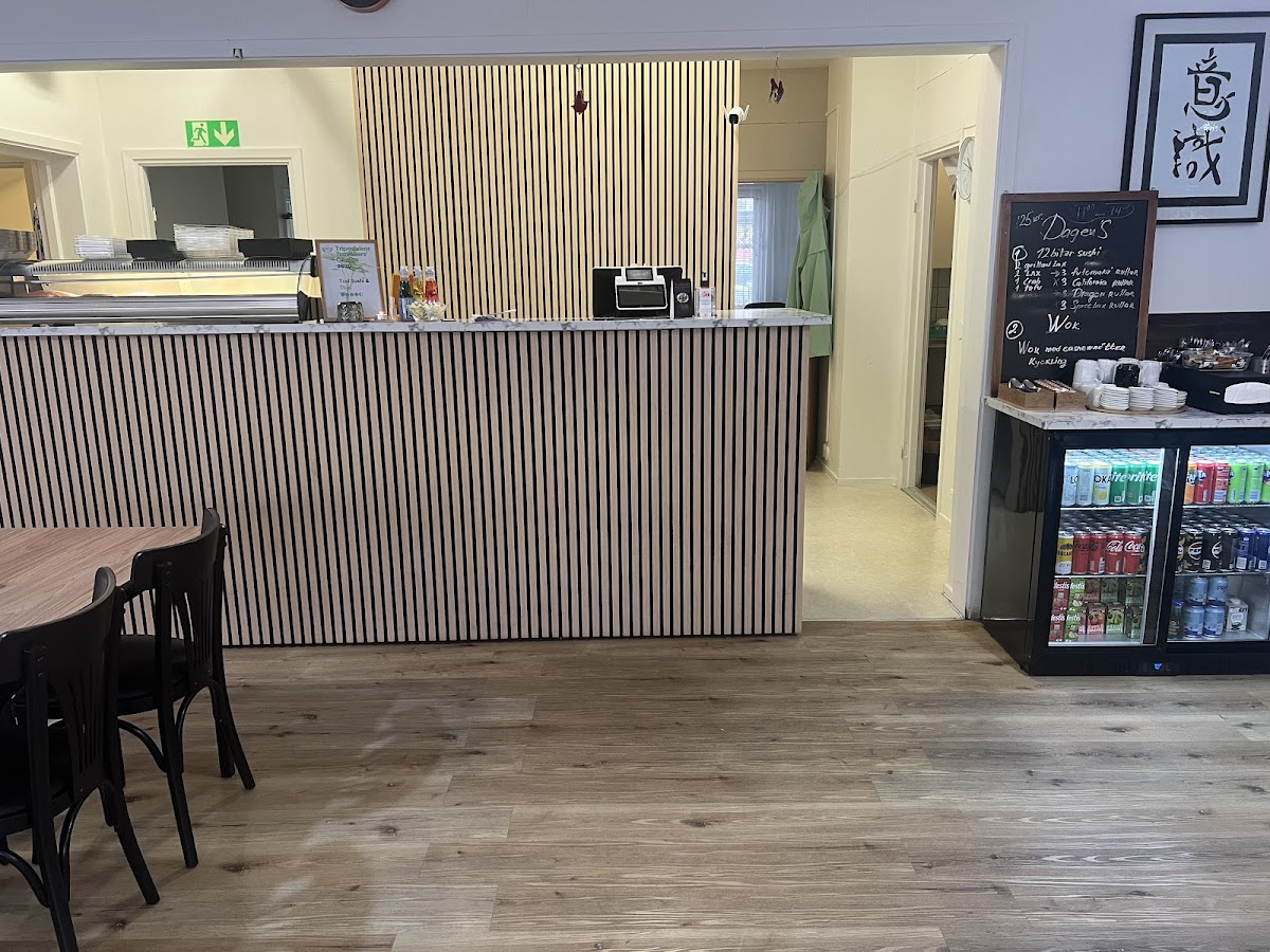 Bayar Sushi & Thai
