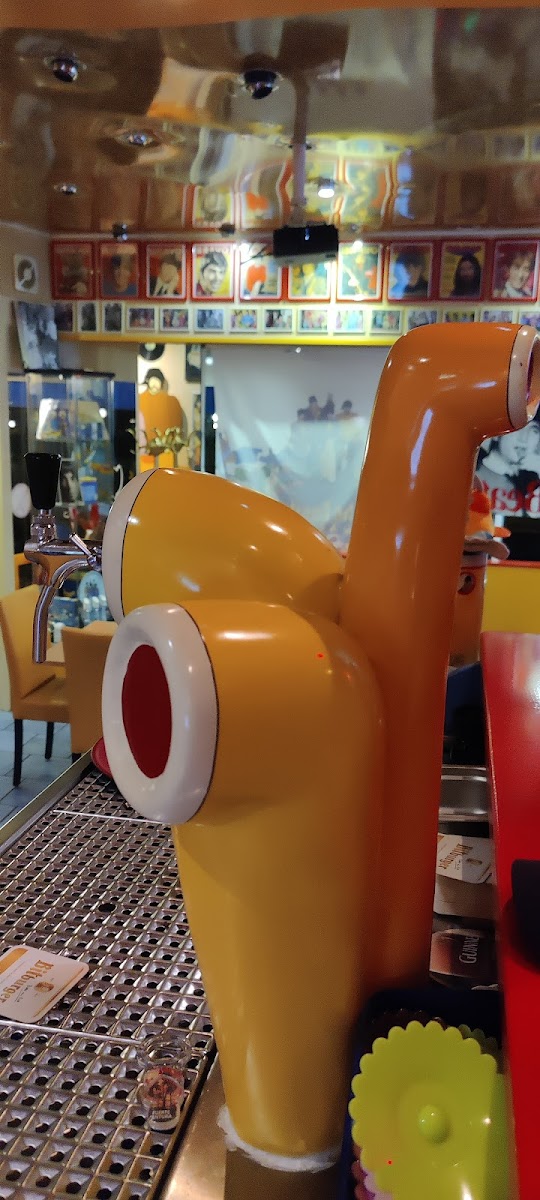 Beatles Museum & Yellow Submarine Café-9