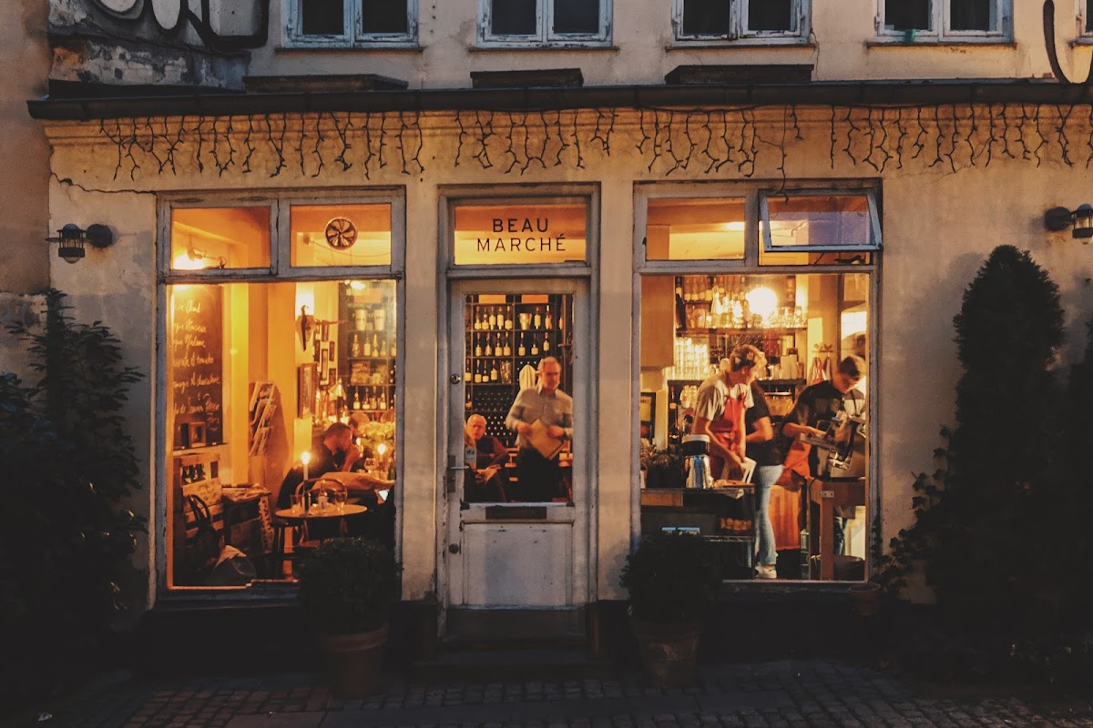Beau Marche Cafe A Vins - Furniture