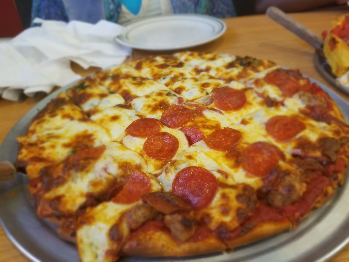 Beggars Pizza - Bolingbrook-6