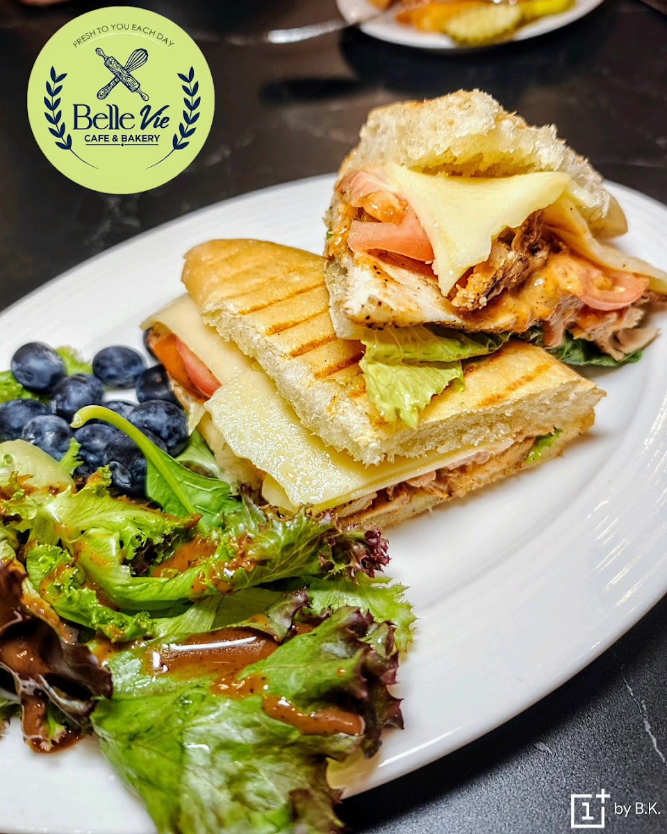 Belle Vie Cafe & Eatery- Mississauga-2