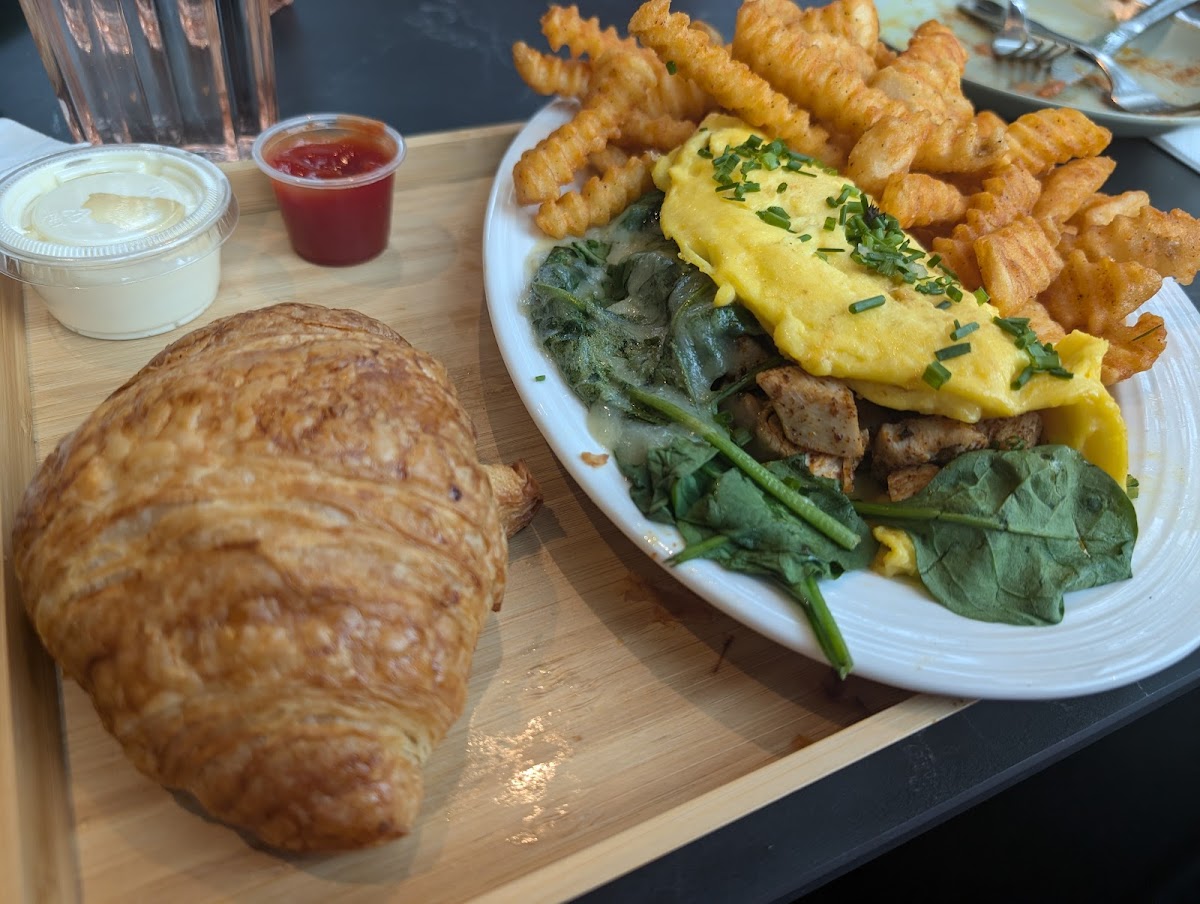 Belle Vie Cafe & Eatery- Mississauga-9