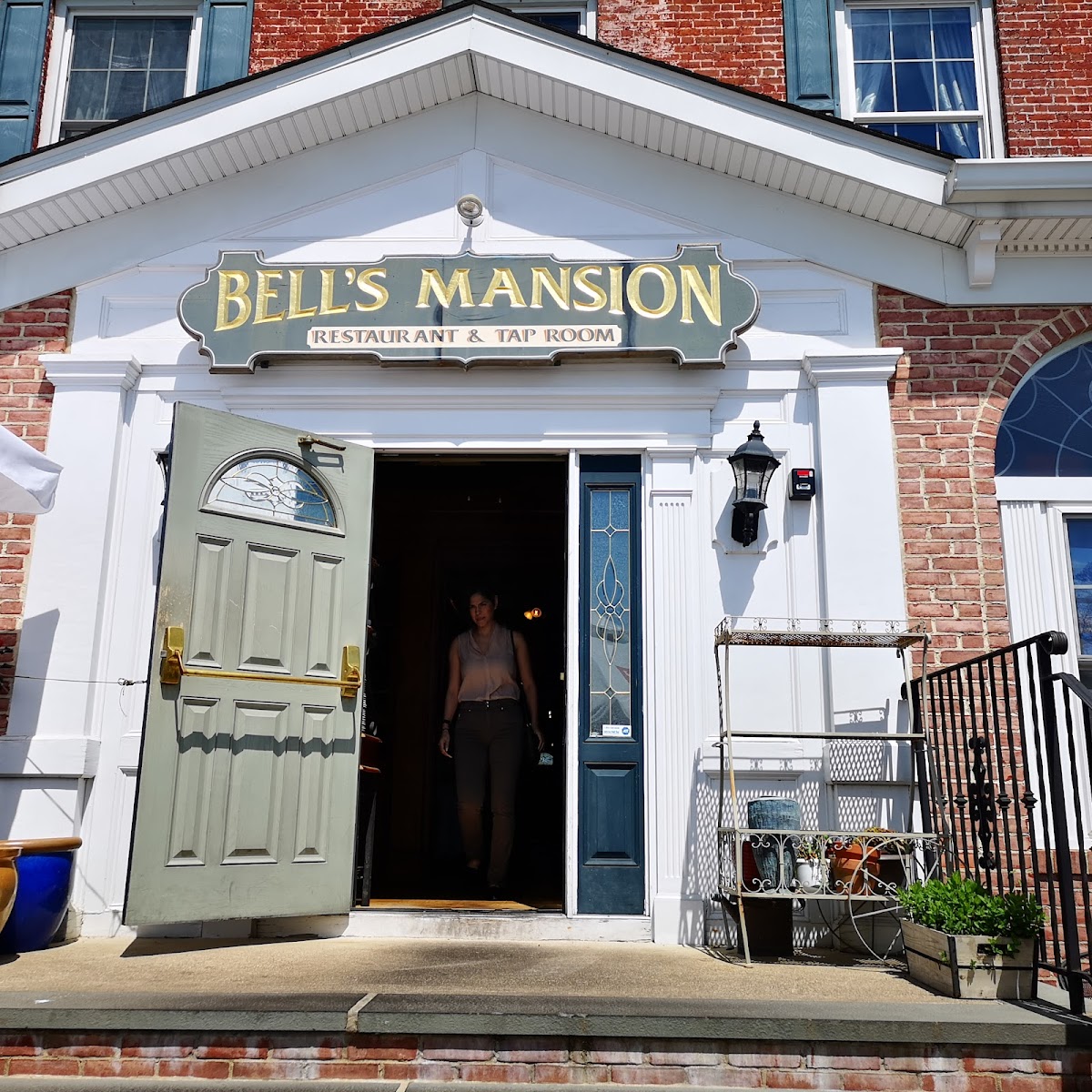 Bell's Mansion