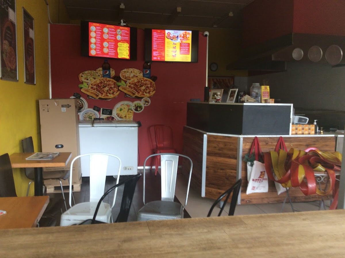 Benny Boy's Pizza-7
