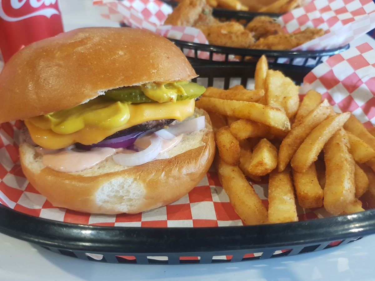 Benny's American Burgers - Morphett Vale-9
