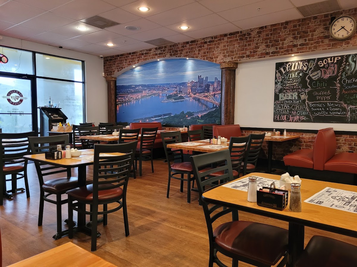 Bernie's City Diner-4