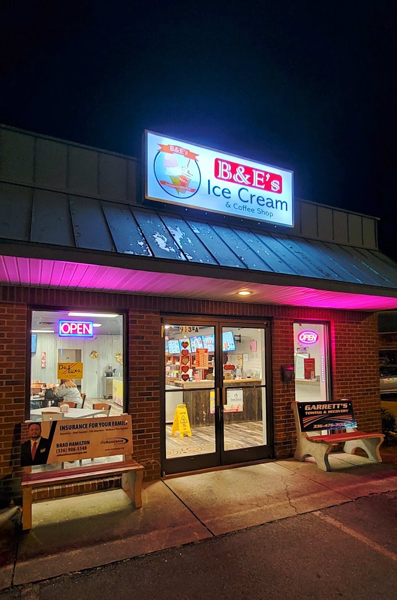 B&e's Ice Cream And Coffee Shop