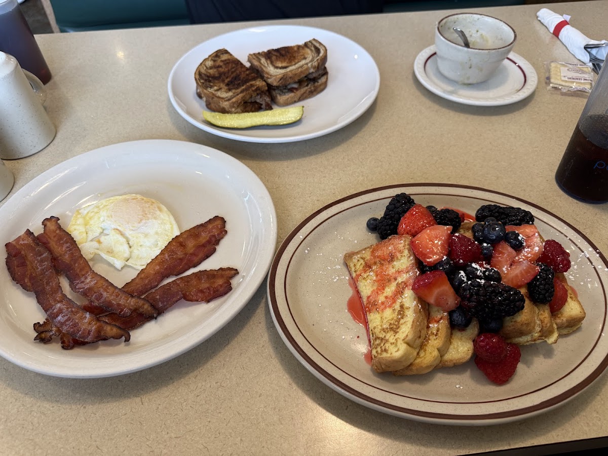Betsy Ross Family Restaurant-2