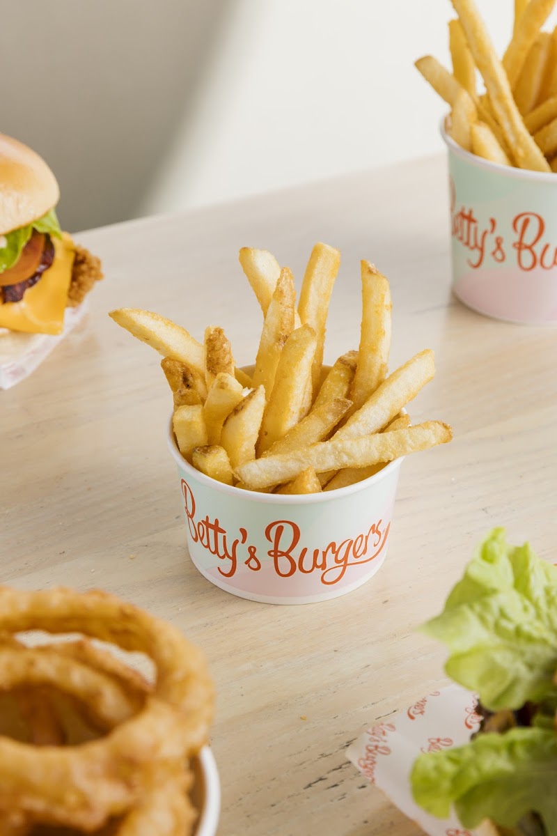 Betty's Burgers-2