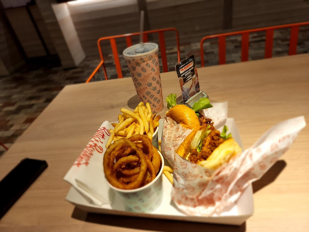 Betty's Burgers-7