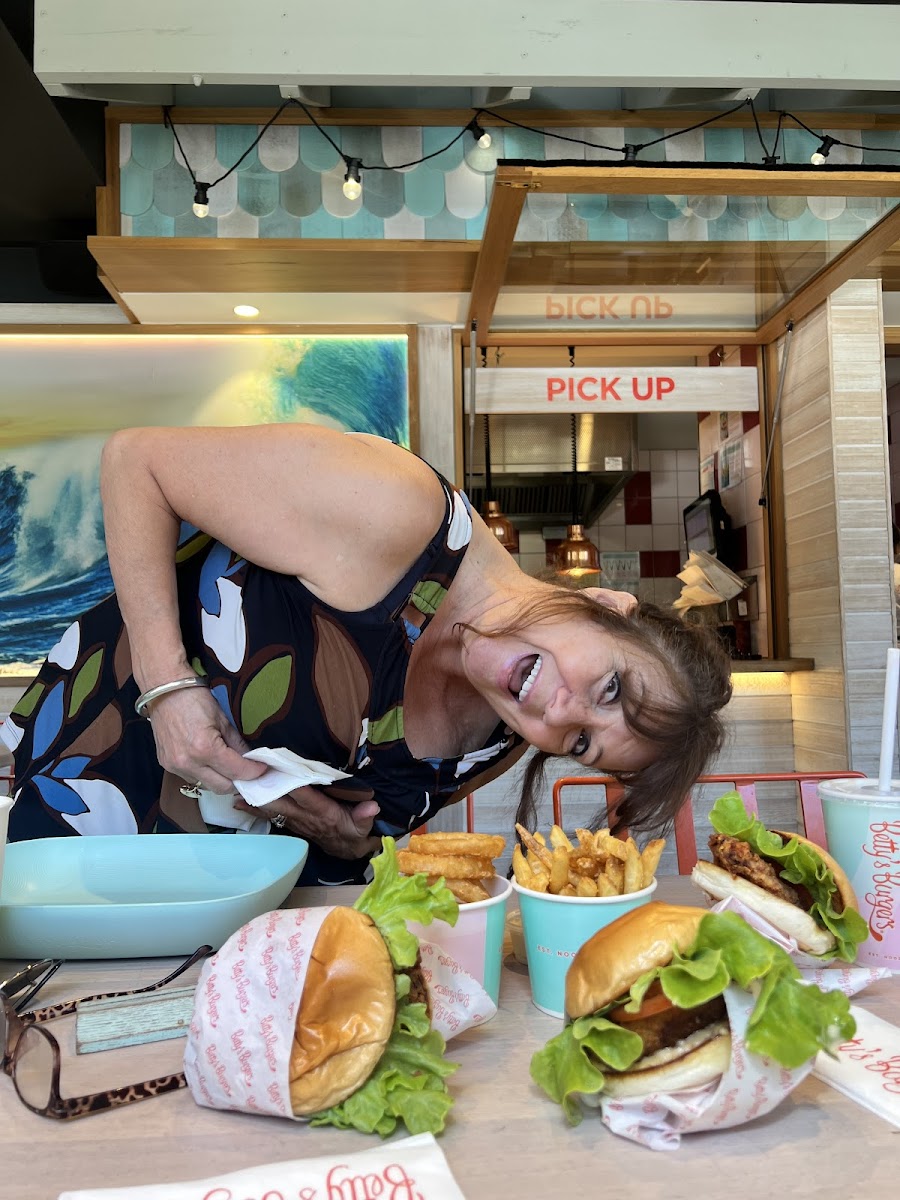 Betty's Burgers-8