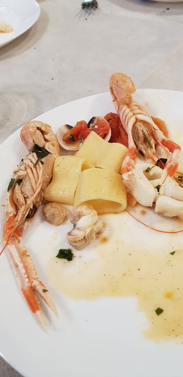 Beverly Hills Ristorante Pizzeria-10