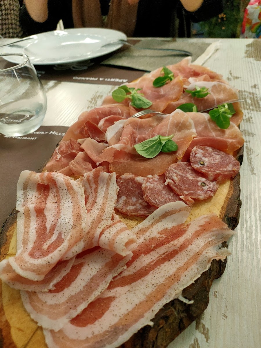Beverly Hills Ristorante Pizzeria-8
