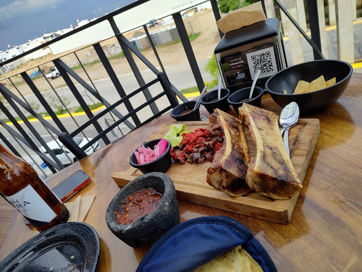 Bife's Central Cortes Y Vino-9
