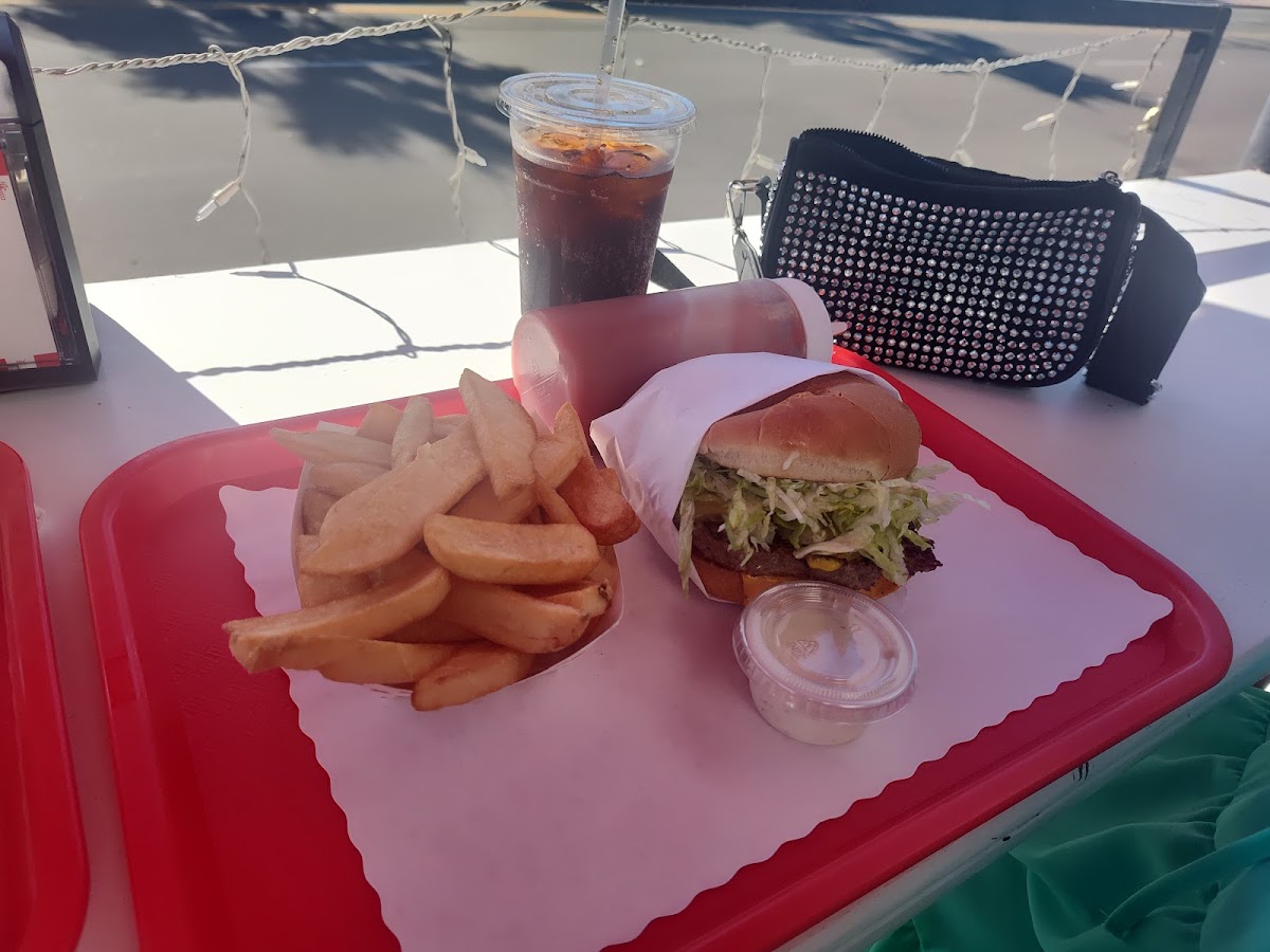 Biggie's Burgers-9