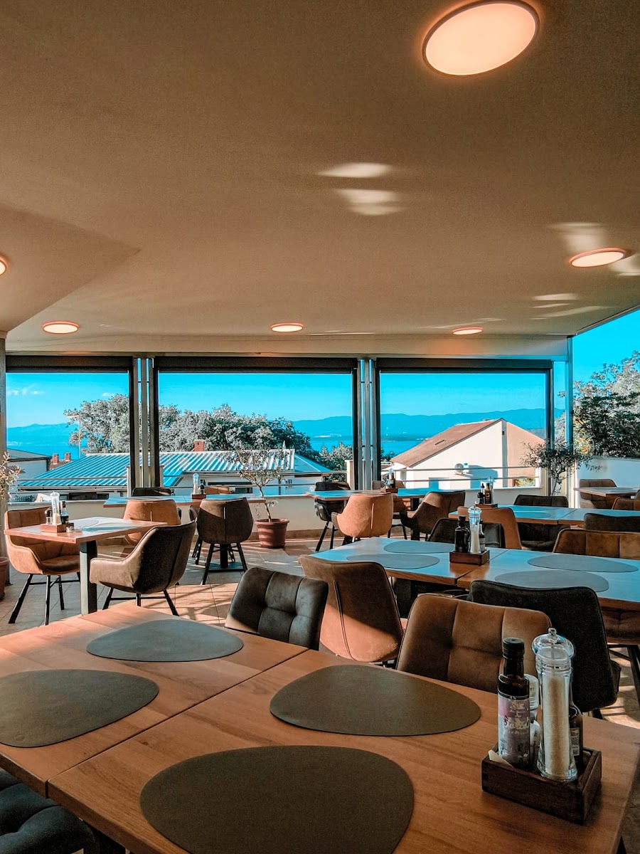 Bistro Toni - Fish & Seafood Restaurant