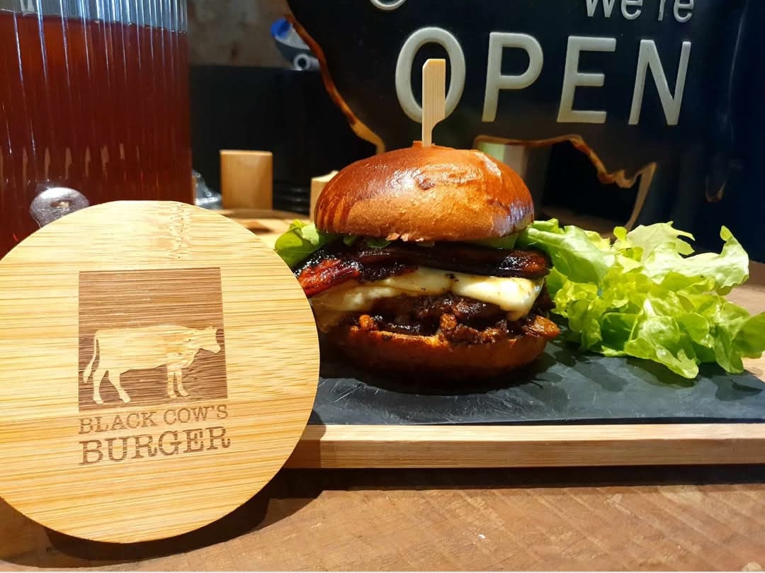 Black Cow's Burger-2