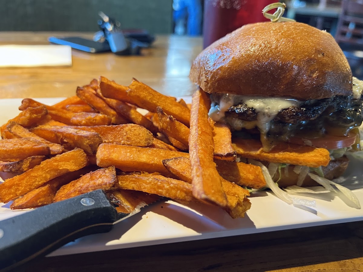 Blazing Onion Burger Company-7