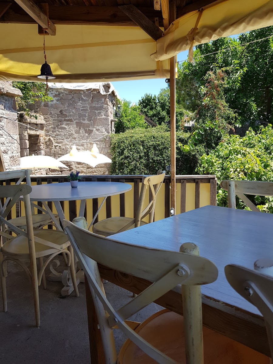 Blue Door Café