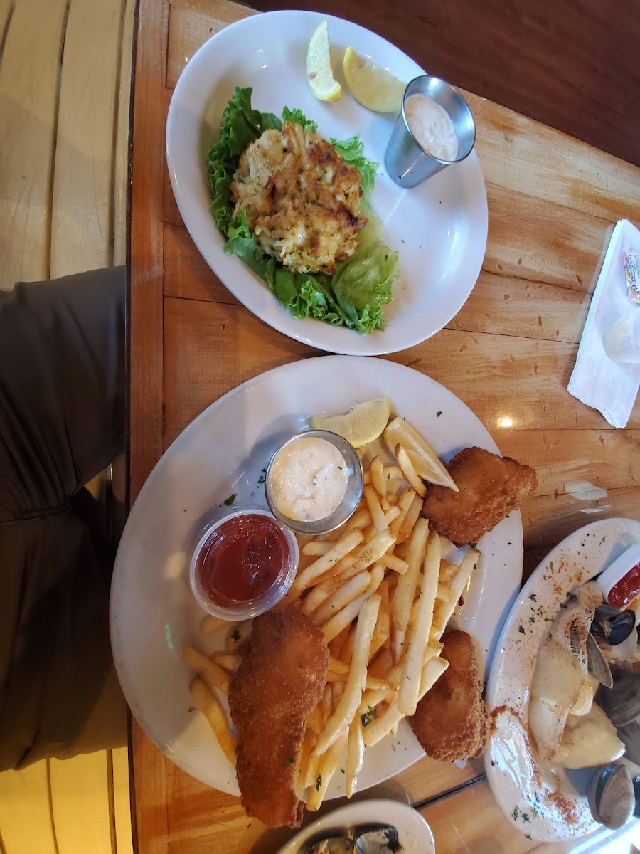 Boatyard Bar & Grill-8