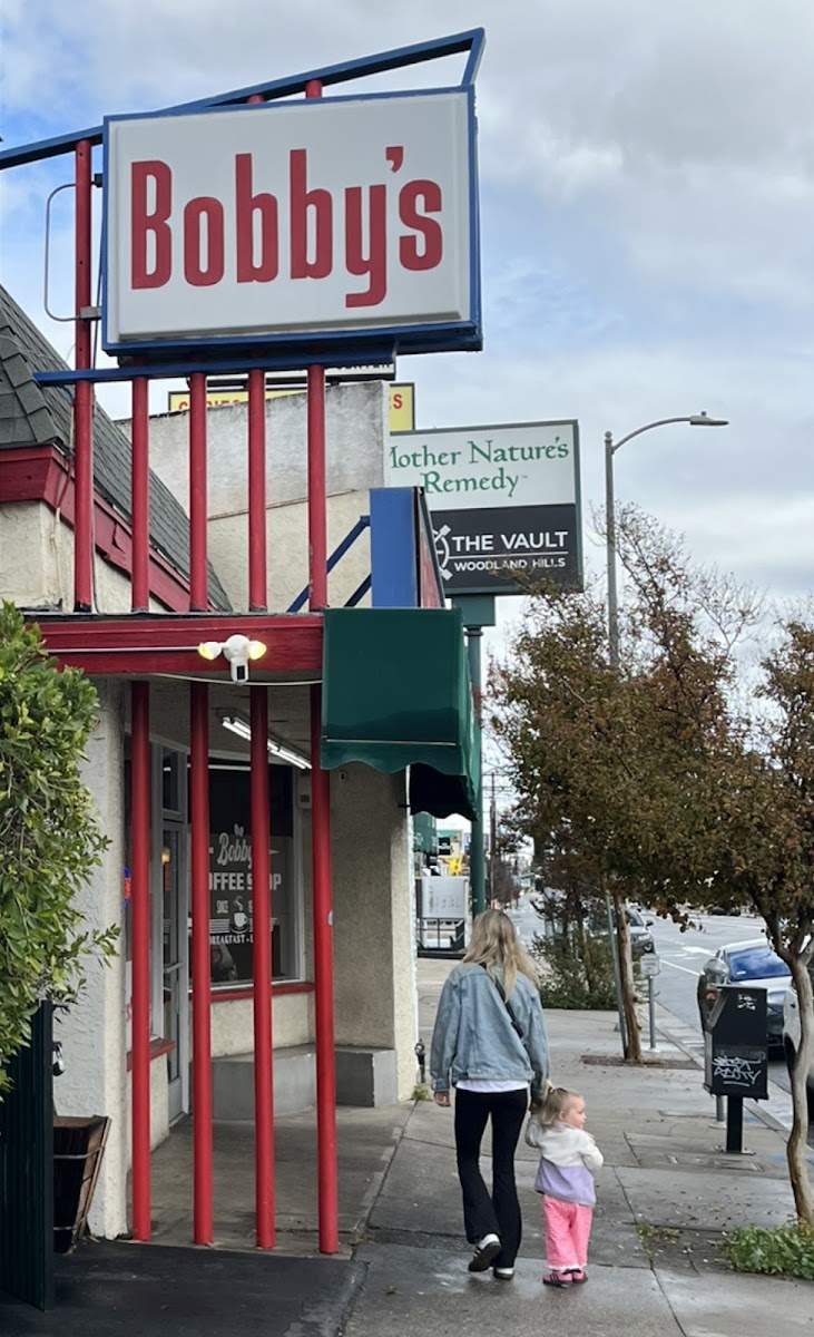 Bobby’S Coffee Shop-3