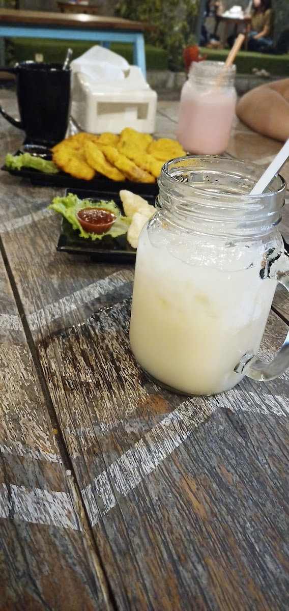 Bober Cafe & Ruang Komunitas-10