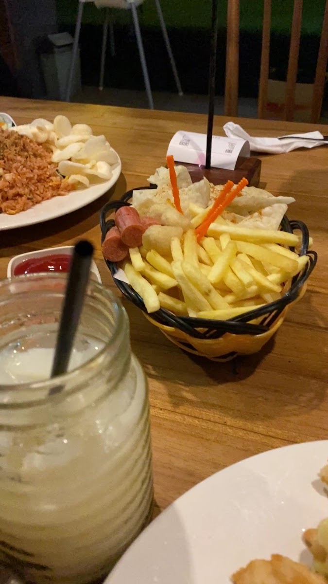 Bober Cafe & Ruang Komunitas-2