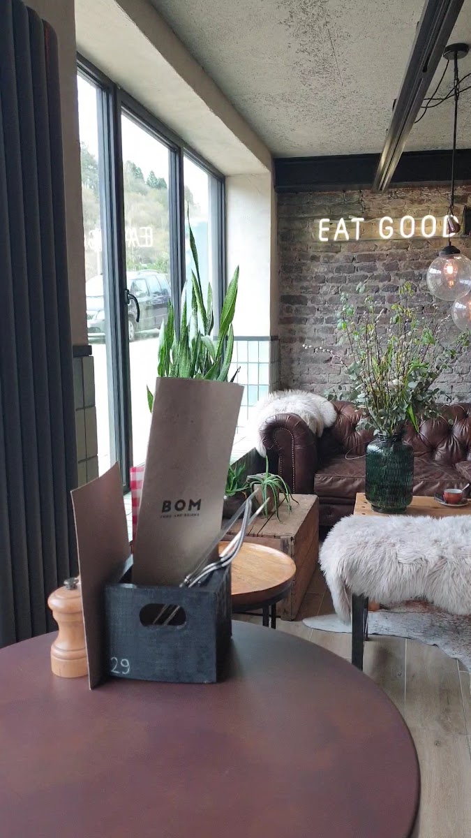 Bom Food & Drinks-2
