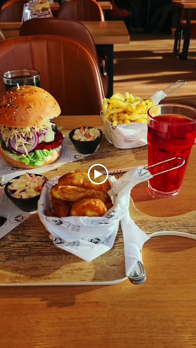 Bombo Burger Balmaceda-2