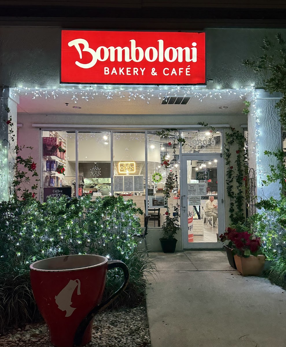Bomboloni Bakery Café Ristorante-3