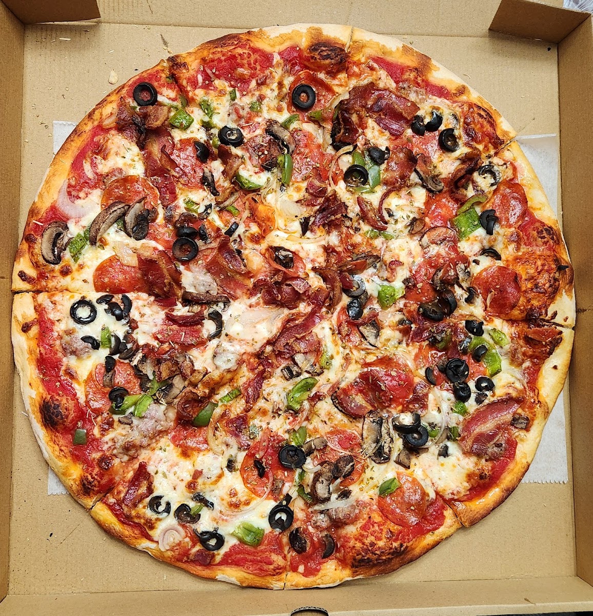 Bommaritos Pizzeria-3