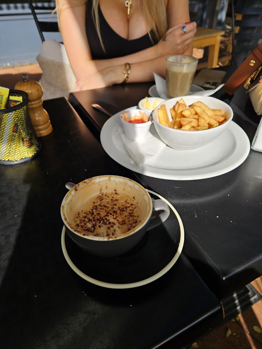 Bon Appetit Cafe-10