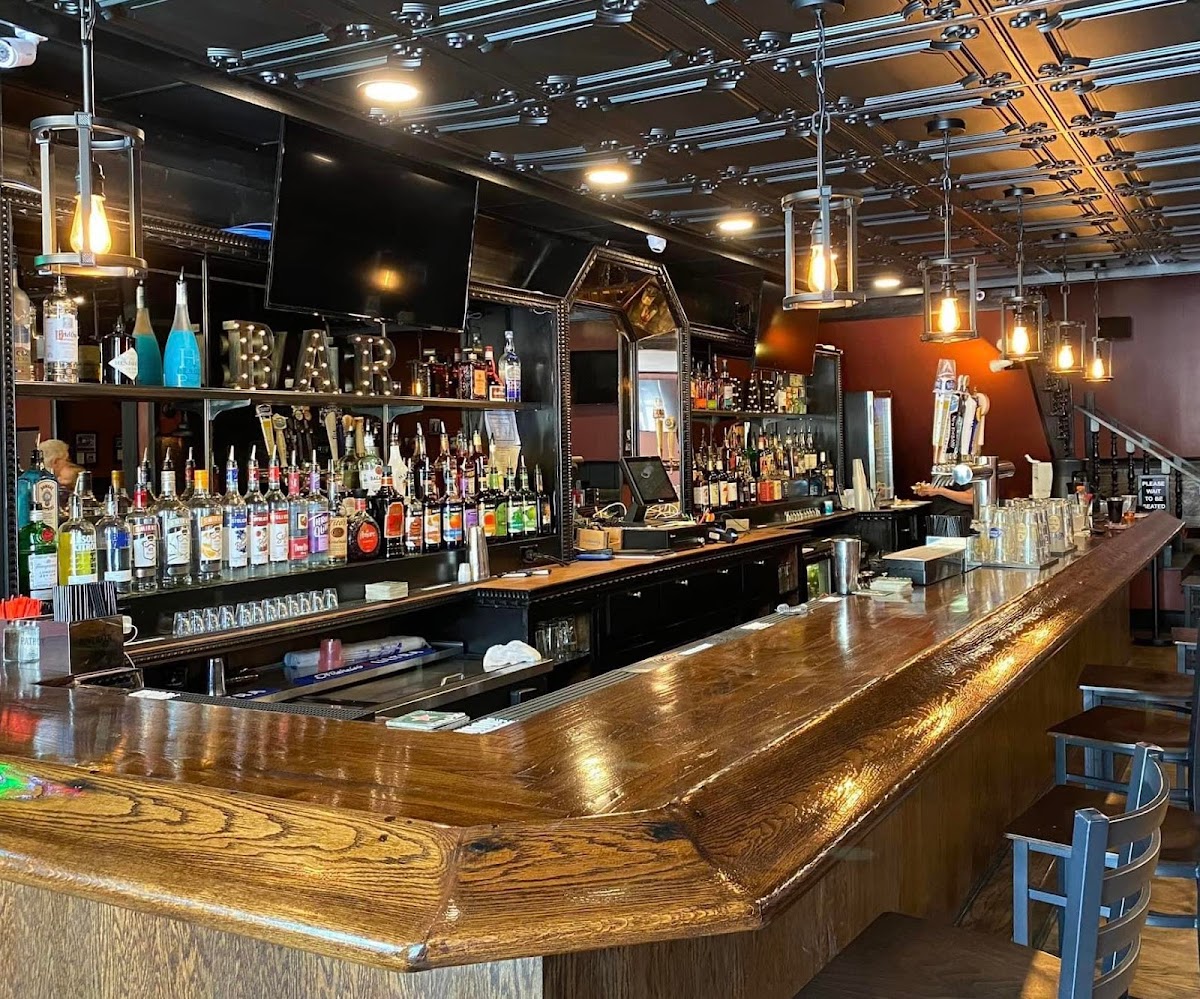 Brady's Pub & Restaurant