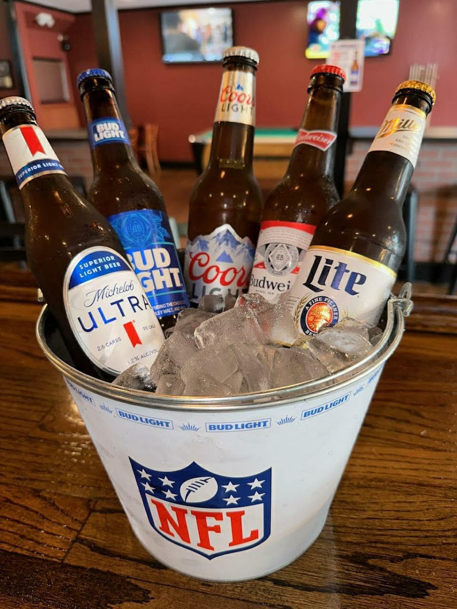 Brady's Pub & Restaurant-5