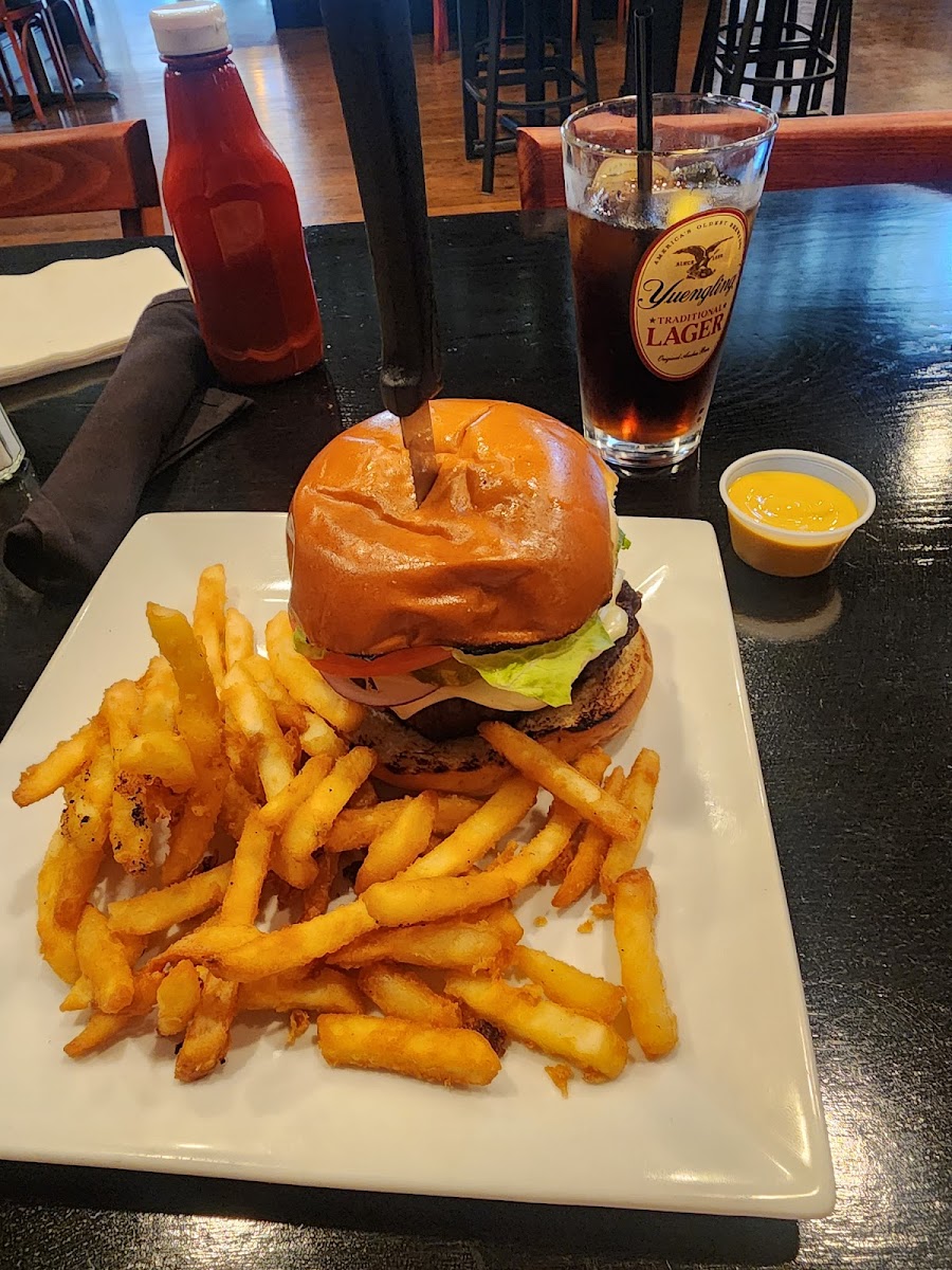 Brady's Pub & Restaurant-6