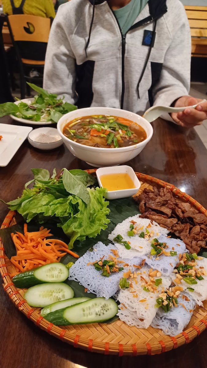 Broken Rice & Pho Restaurant Com Tam Viet-5
