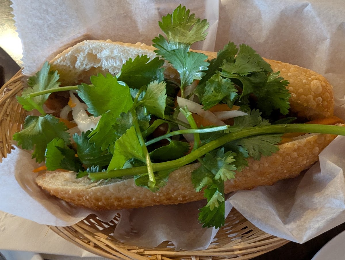 Broken Rice & Pho Restaurant Com Tam Viet-7